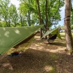 Emplacement camping au coeur d'un parc boisé - Camping Bretagne Plein Sud